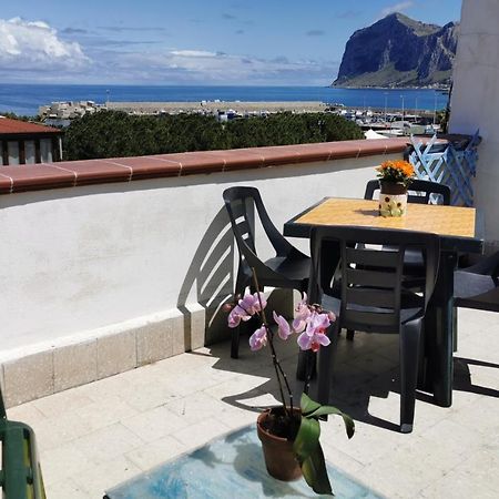 Bed and Breakfast La Terrazza Sul Golfo Изола-делле-Феммине Экстерьер фото