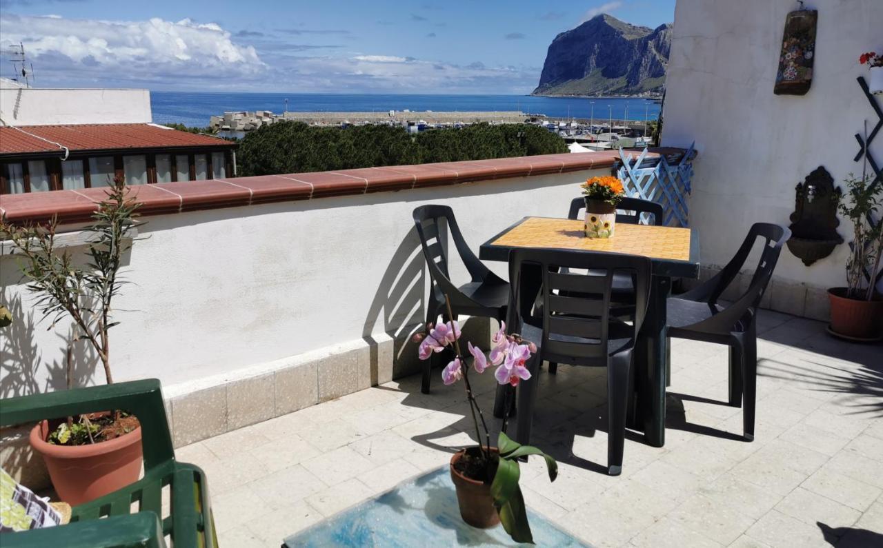 Bed and Breakfast La Terrazza Sul Golfo Изола-делле-Феммине Экстерьер фото