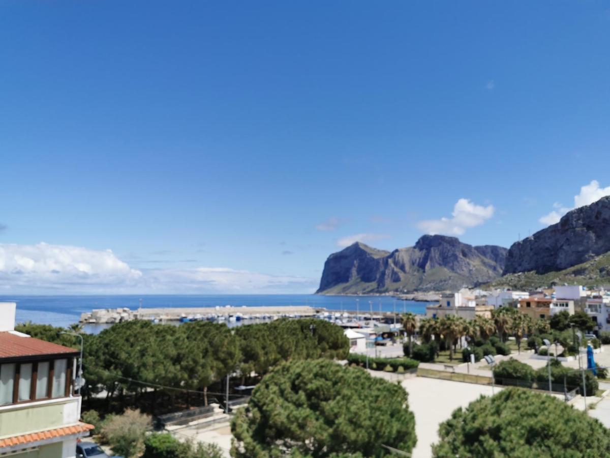 Bed and Breakfast La Terrazza Sul Golfo Изола-делле-Феммине Экстерьер фото