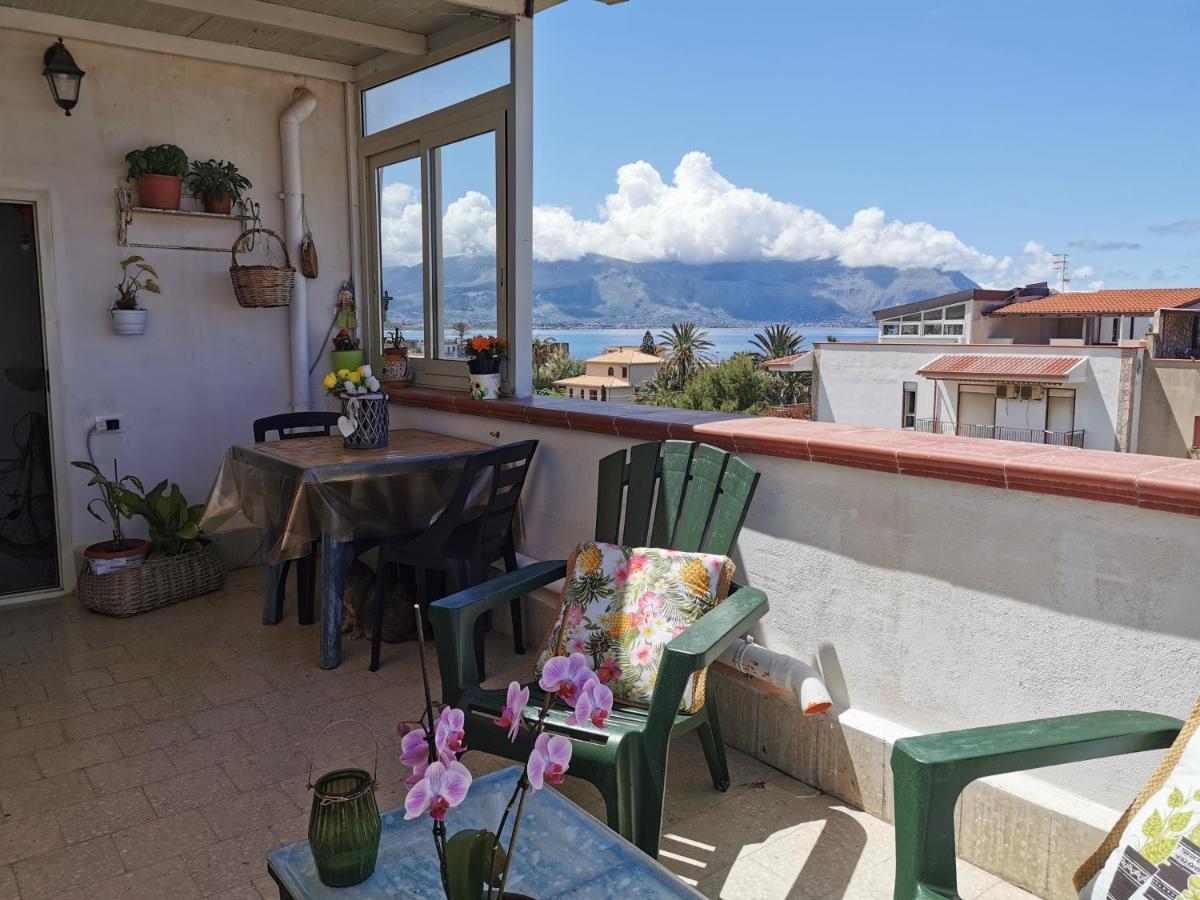 Bed and Breakfast La Terrazza Sul Golfo Изола-делле-Феммине Экстерьер фото